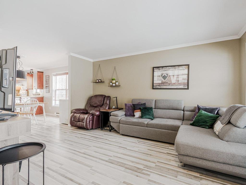 









6432

 - 6434


Rue du Président-Kennedy

,
Sherbrooke (Brompton/Rock Forest/Saint-Élie/Deauville),




QC
J1N4A8

