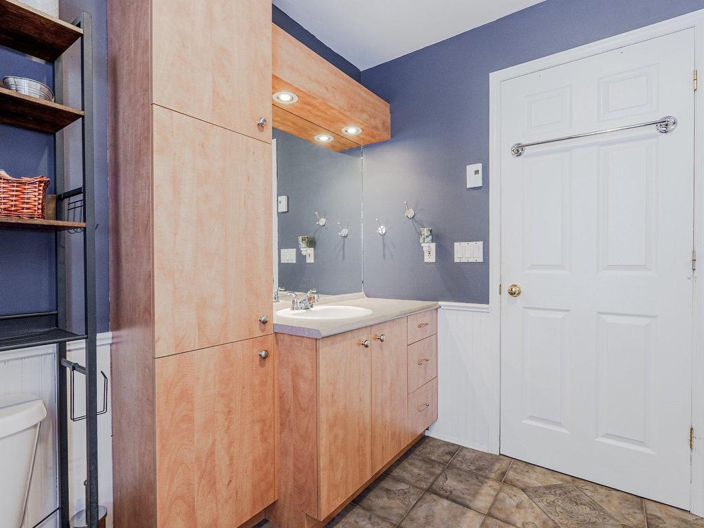 









6432

 - 6434


Rue du Président-Kennedy

,
Sherbrooke (Brompton/Rock Forest/Saint-Élie/Deauville),




QC
J1N4A8

