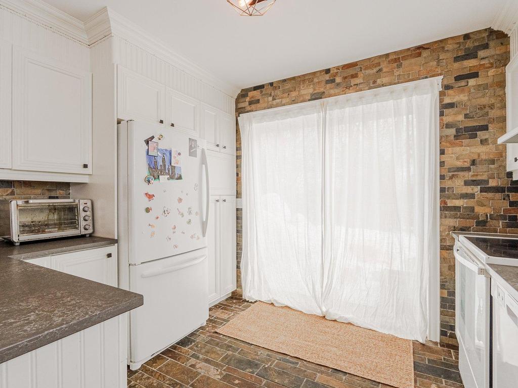 









6432

 - 6434


Rue du Président-Kennedy

,
Sherbrooke (Brompton/Rock Forest/Saint-Élie/Deauville),




QC
J1N4A8

