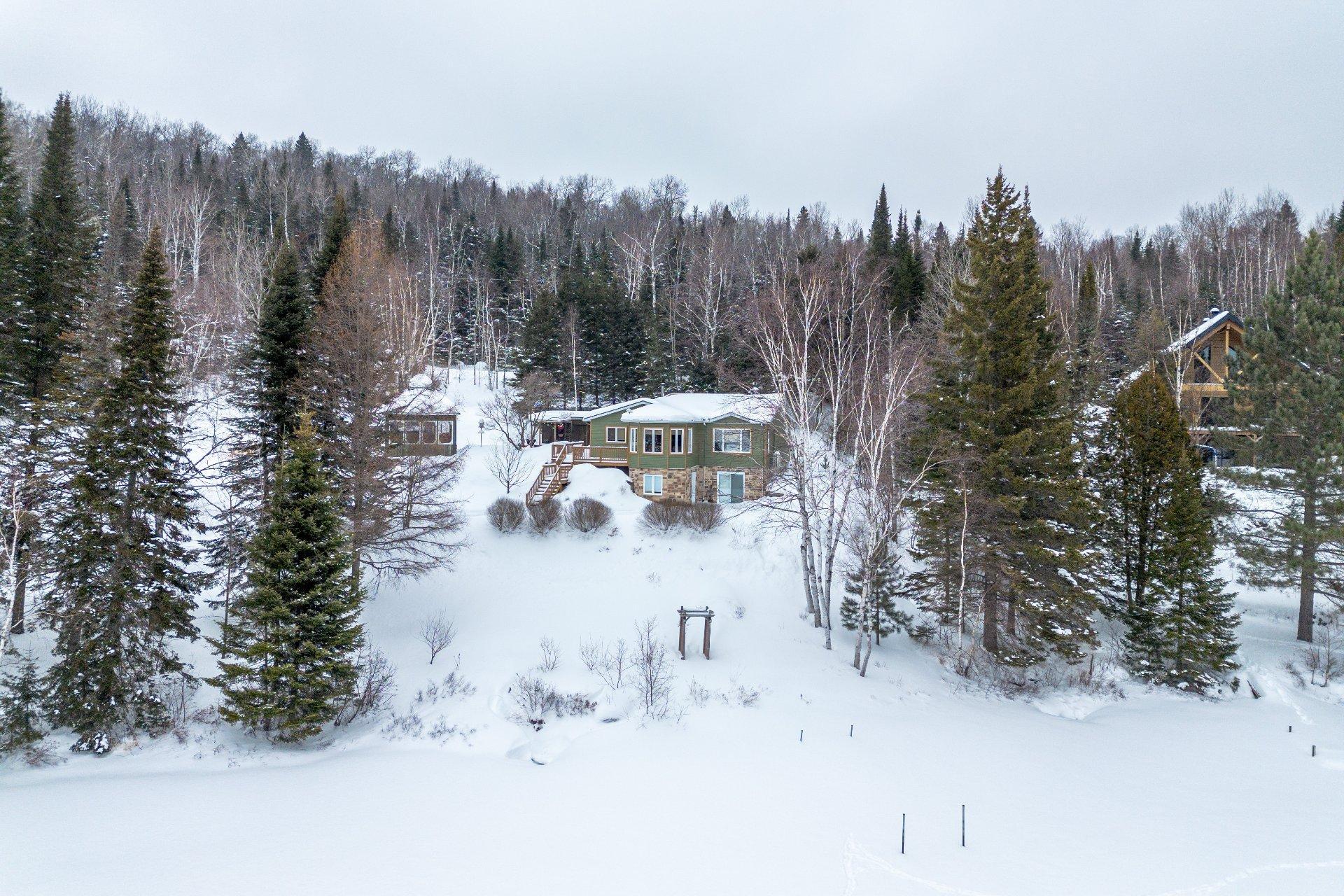 









2021


Ch. du Lac-à-la-Truite

,
Saint-Michel-des-Saints,




QC
J0K3B0

