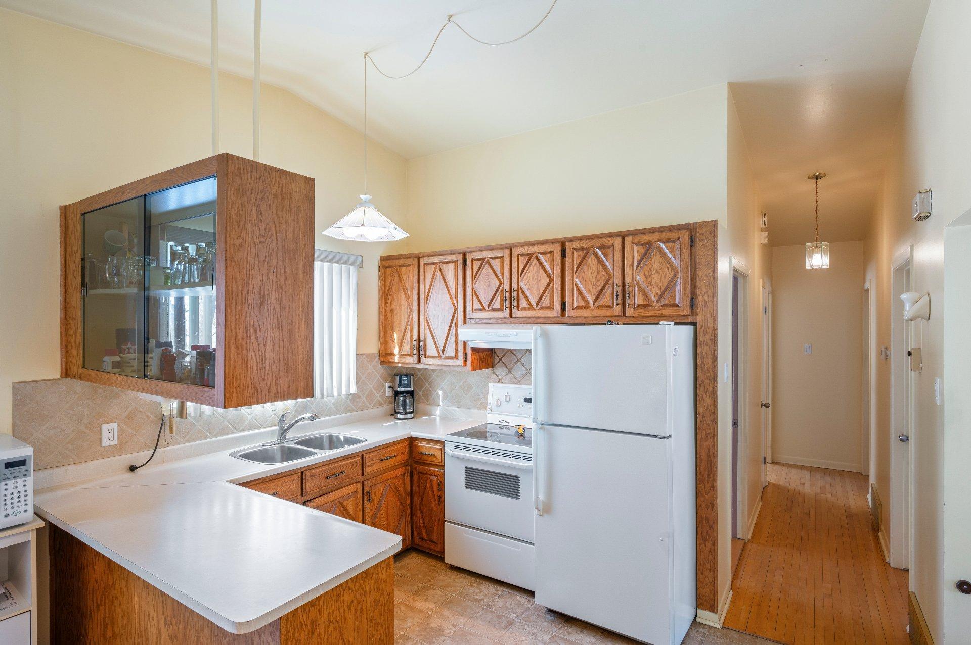









234


Rue Vienne

,
Longueuil (Le Vieux-Longueuil),




QC
J4G1K6

