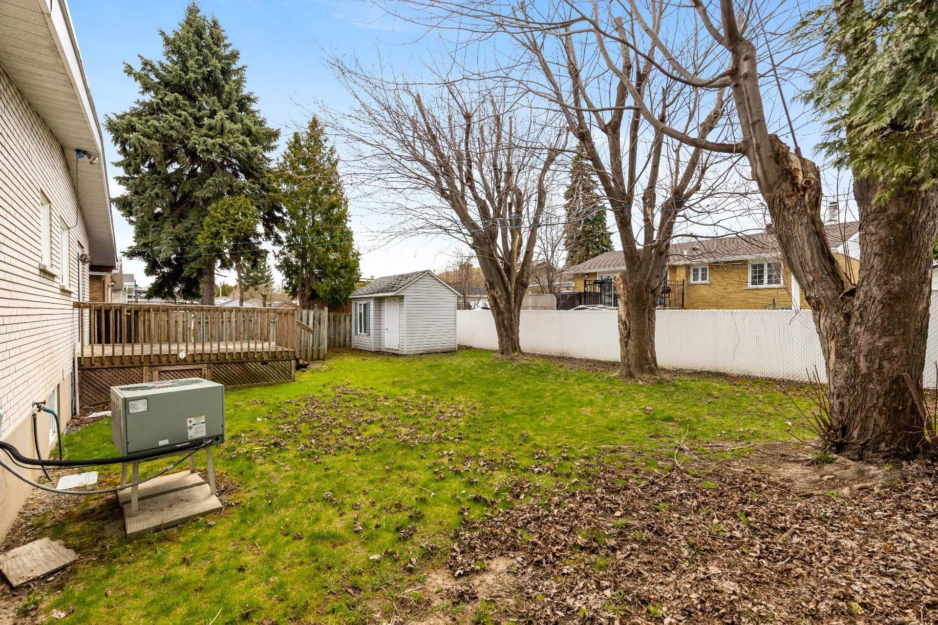 









234


Rue Vienne

,
Longueuil (Le Vieux-Longueuil),




QC
J4G1K6

