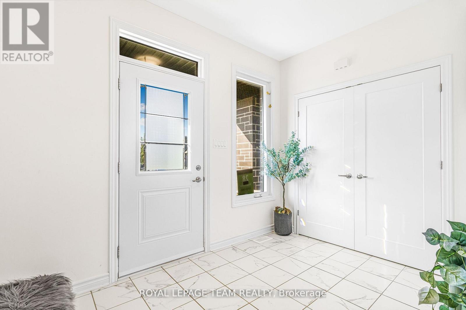 












28 SEABERT DRIVE

,
Arnprior,




Ontario
K7S0H9

