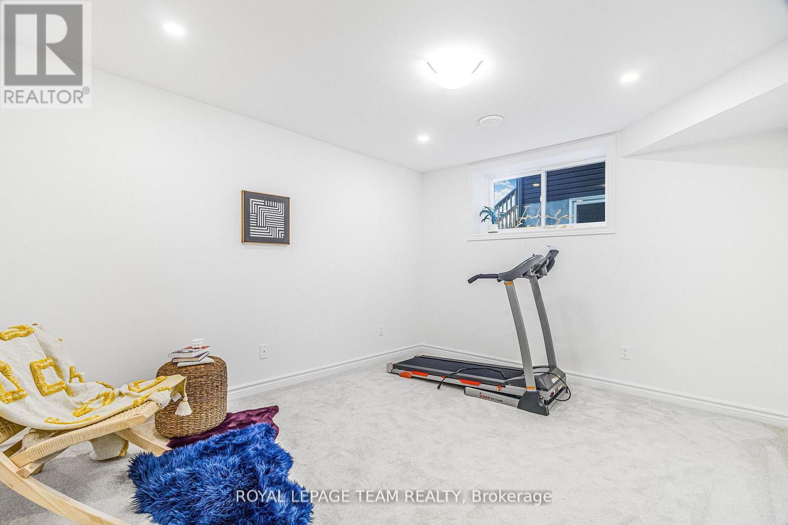 












28 SEABERT DRIVE

,
Arnprior,




Ontario
K7S0H9

