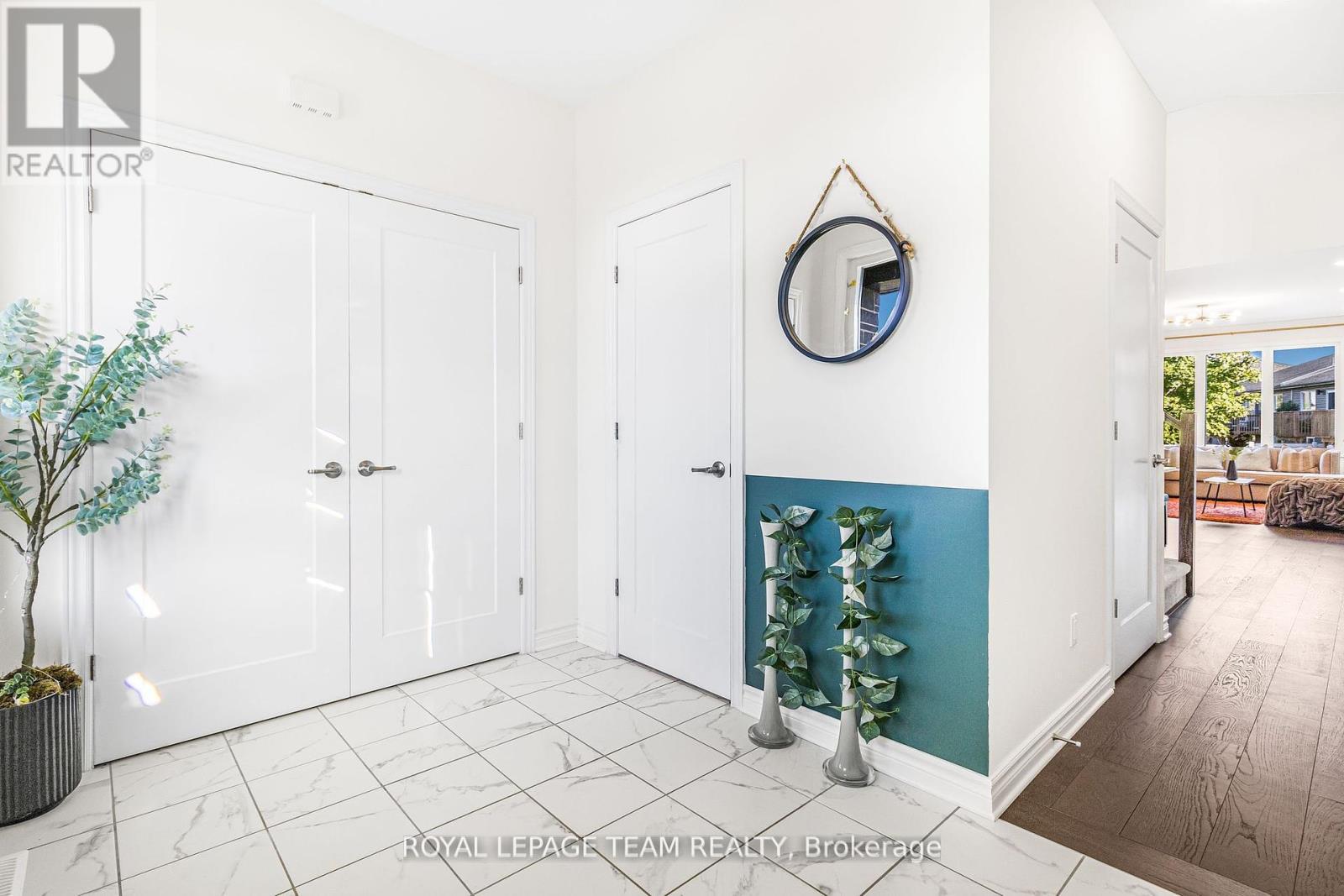 












28 SEABERT DRIVE

,
Arnprior,




Ontario
K7S0H9

