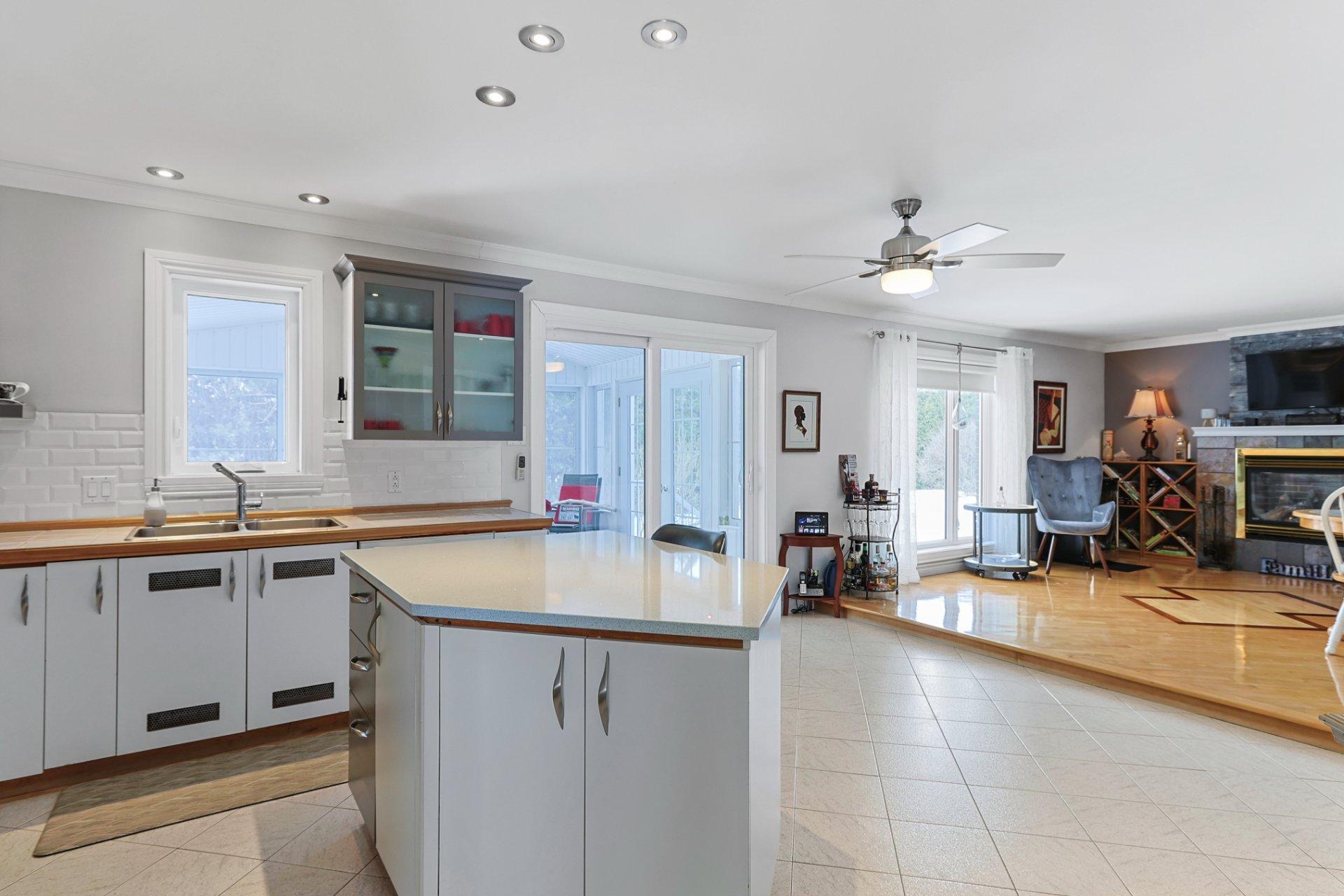 









38


7e Avenue

,
Beauharnois,




QC
J6N0G7


