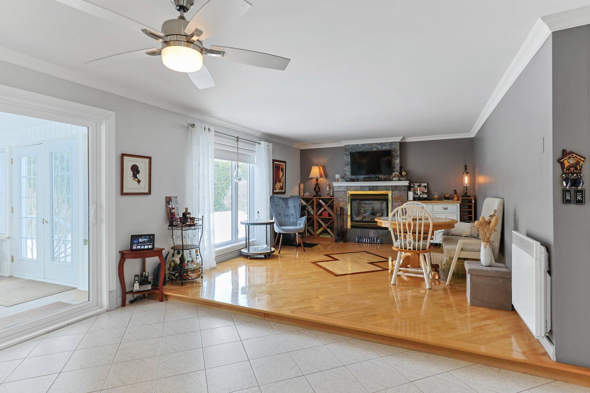 









38


7e Avenue

,
Beauharnois,




QC
J6N0G7

