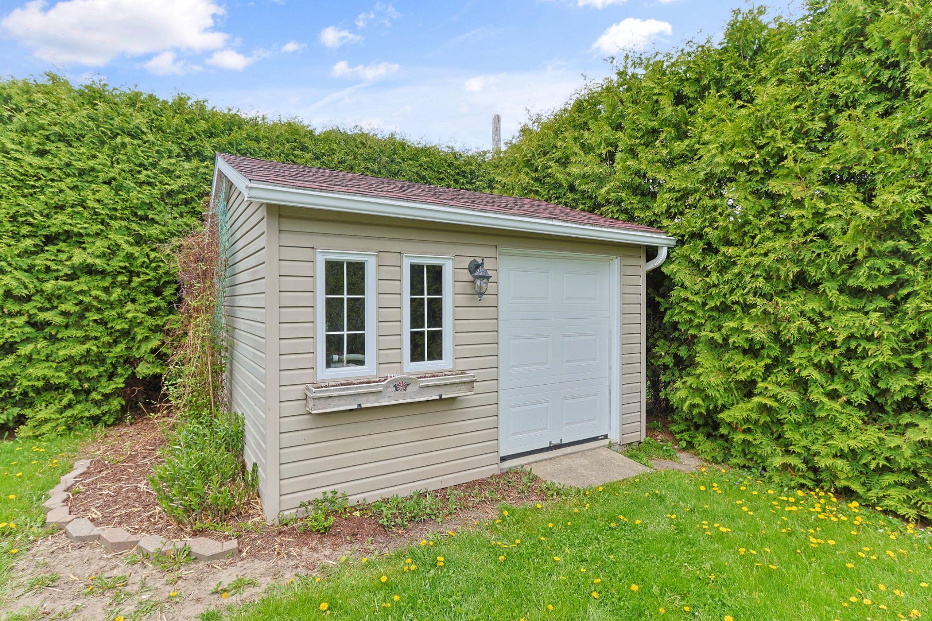 









38


7e Avenue

,
Beauharnois,




QC
J6N0G7

