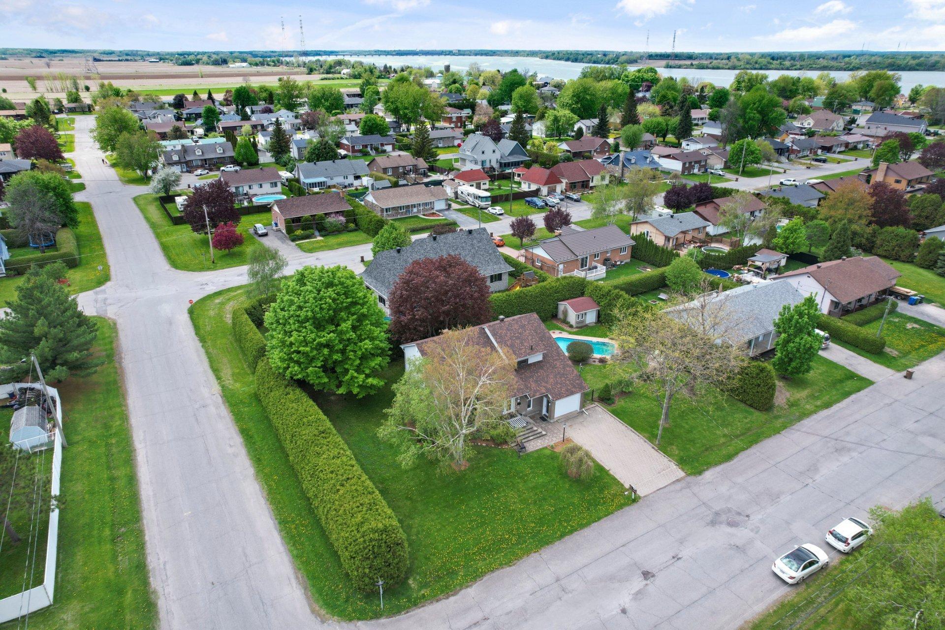 









38


7e Avenue

,
Beauharnois,




QC
J6N0G7

