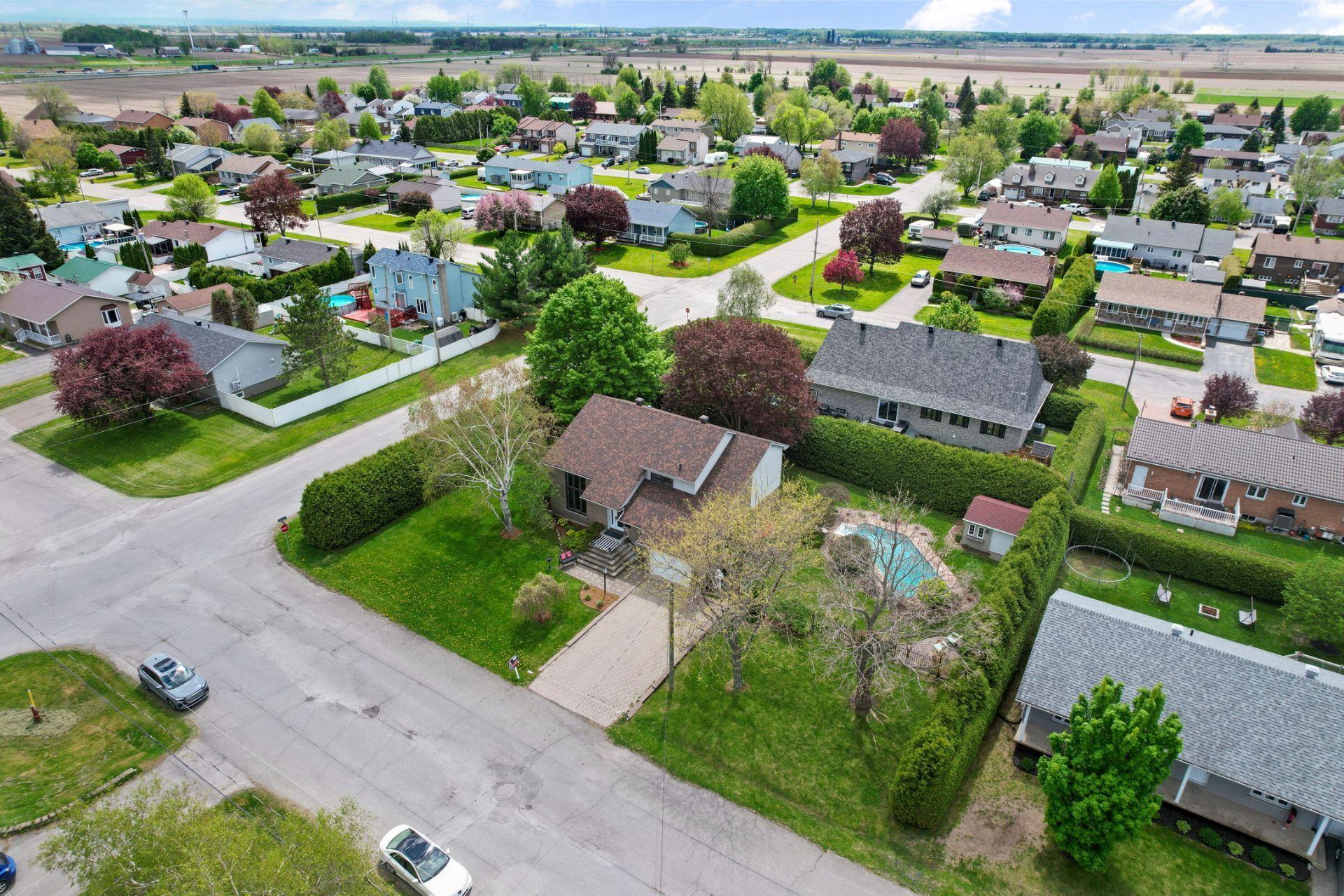









38


7e Avenue

,
Beauharnois,




QC
J6N0G7

