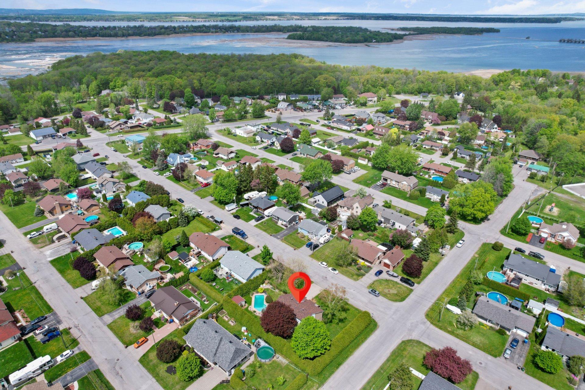 









38


7e Avenue

,
Beauharnois,




QC
J6N0G7

