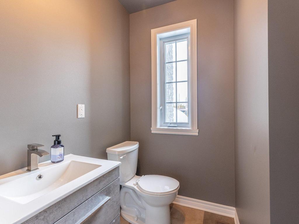 









107


Rue Jean-Paul-Lemieux

,
Notre-Dame-de-l'Île-Perrot,




QC
J7W1P4


