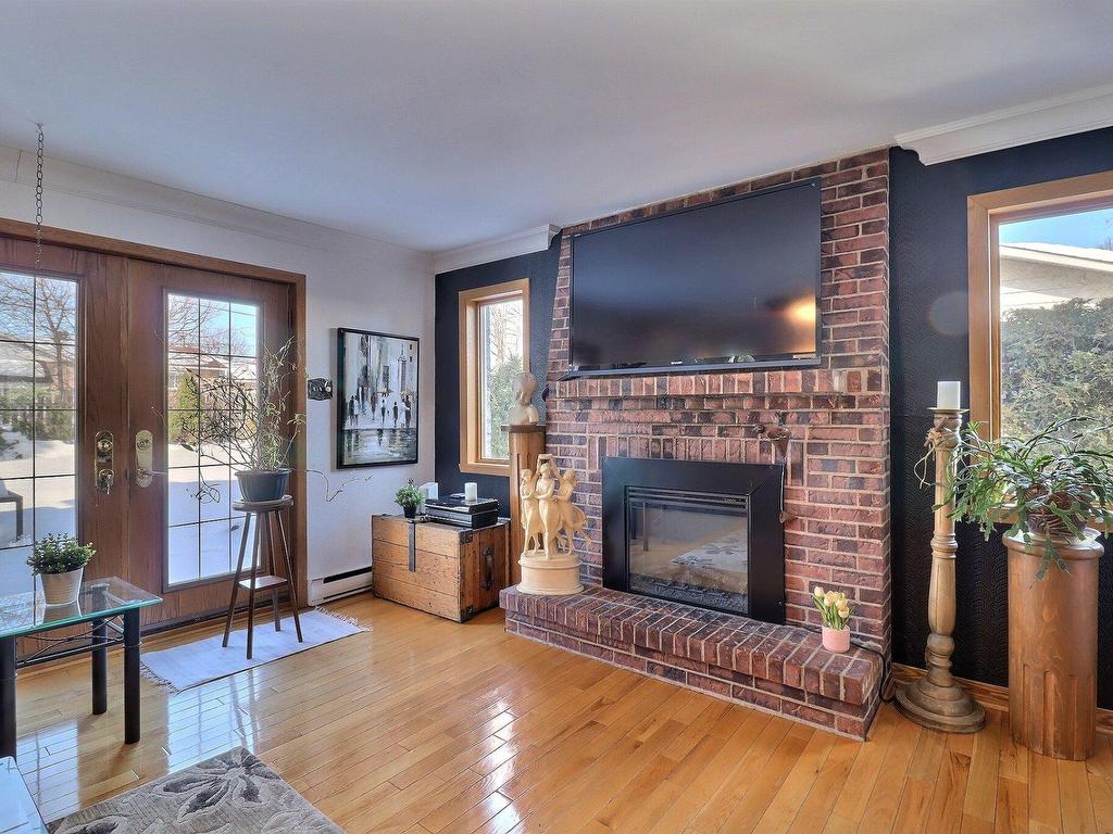 









653


Rue De Magellan

,
Boucherville,




QC
J4B5R7

