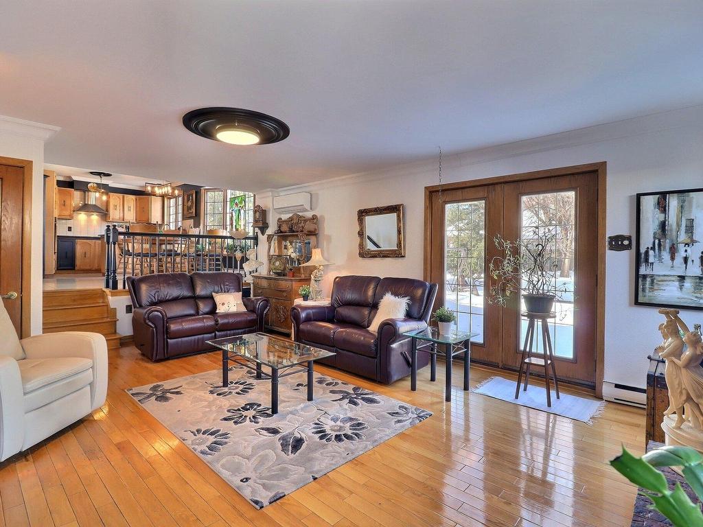 









653


Rue De Magellan

,
Boucherville,




QC
J4B5R7

