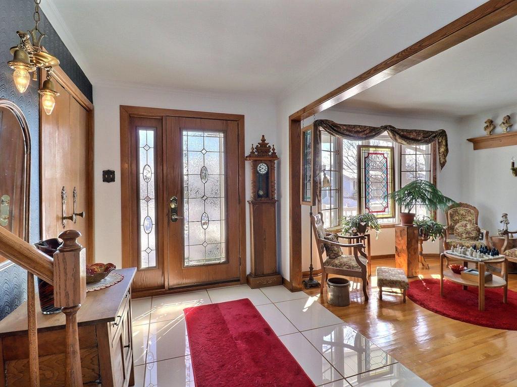 









653


Rue De Magellan

,
Boucherville,




QC
J4B5R7

