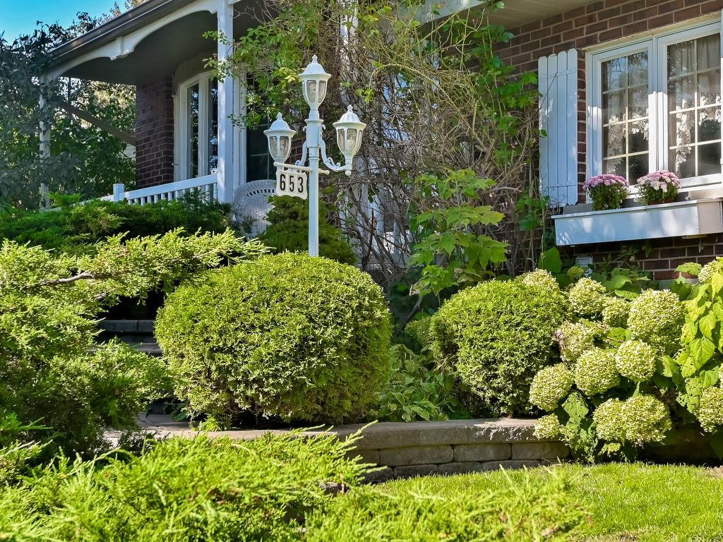









653


Rue De Magellan

,
Boucherville,




QC
J4B5R7

