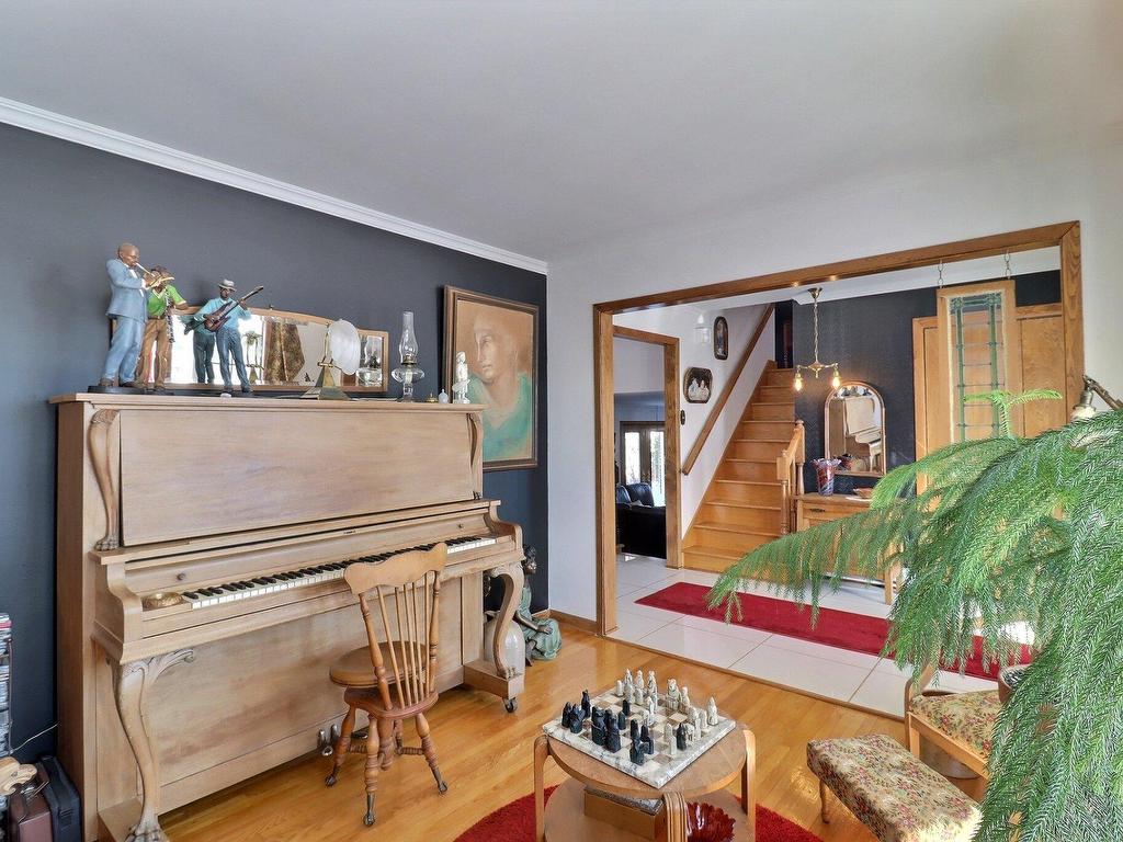 









653


Rue De Magellan

,
Boucherville,




QC
J4B5R7

