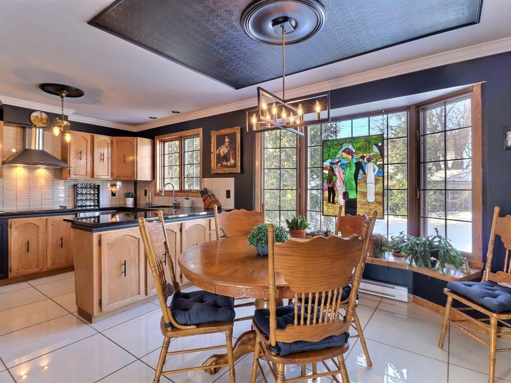 









653


Rue De Magellan

,
Boucherville,




QC
J4B5R7

