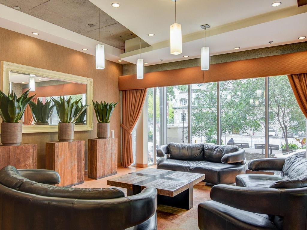 









1200


Rue St-Alexandre

, 702,
Montréal (Ville-Marie),




QC
H3B3H5

