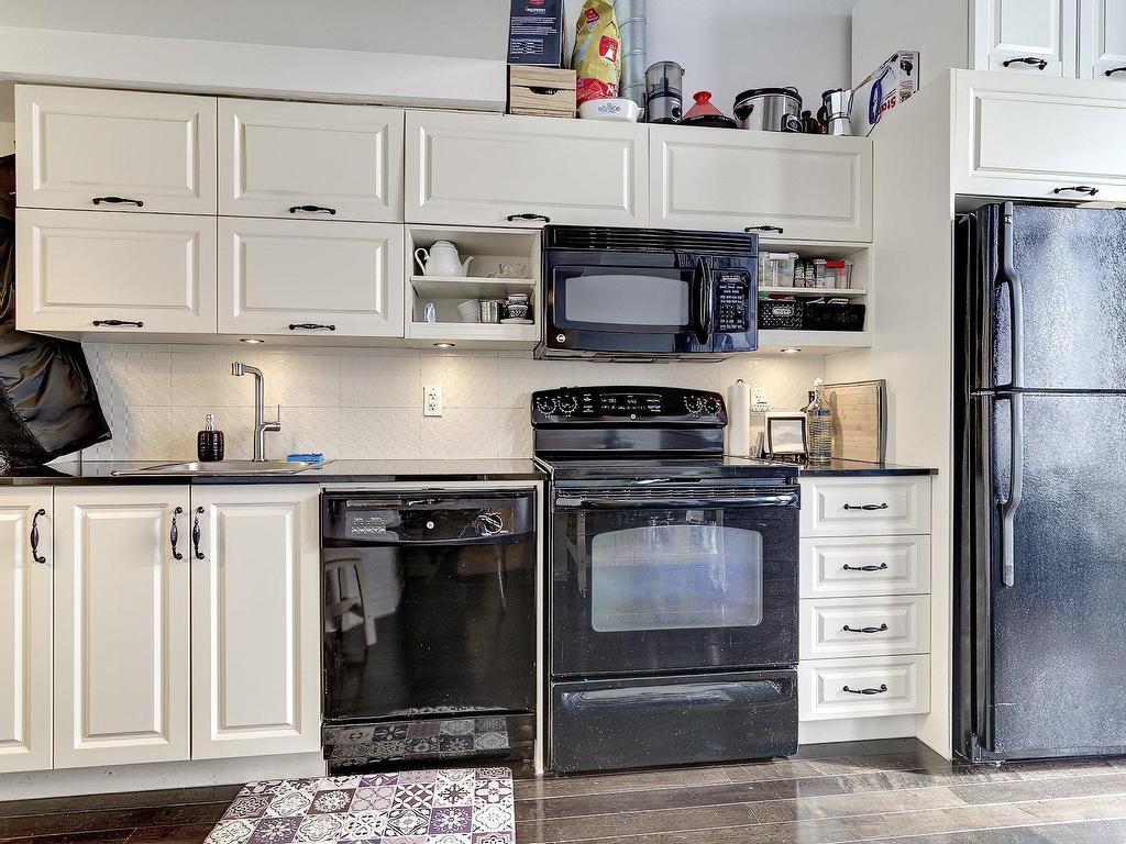 









1200


Rue St-Alexandre

, 702,
Montréal (Ville-Marie),




QC
H3B3H5

