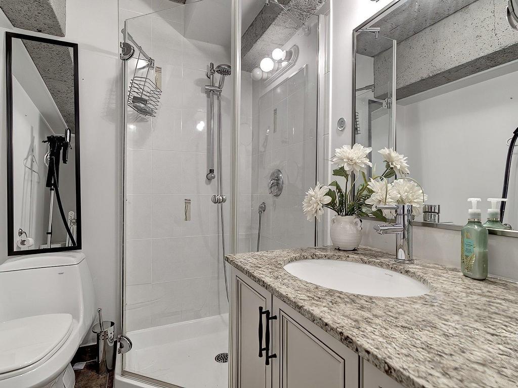 









1200


Rue St-Alexandre

, 702,
Montréal (Ville-Marie),




QC
H3B3H5

