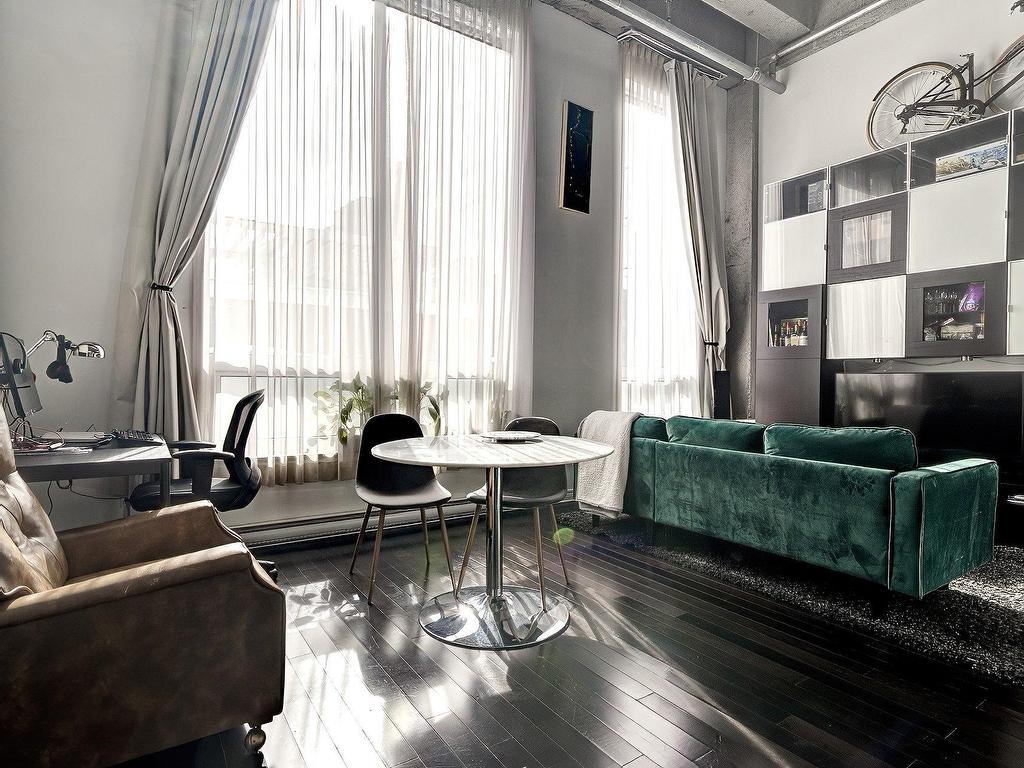 









1200


Rue St-Alexandre

, 702,
Montréal (Ville-Marie),




QC
H3B3H5

