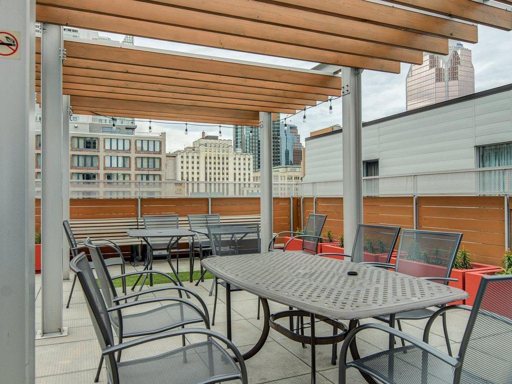 









1200


Rue St-Alexandre

, 702,
Montréal (Ville-Marie),




QC
H3B3H5

