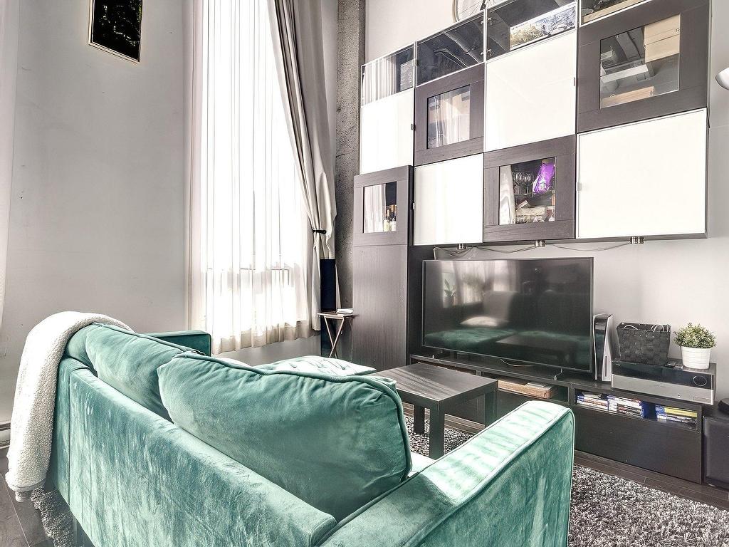 









1200


Rue St-Alexandre

, 702,
Montréal (Ville-Marie),




QC
H3B3H5

