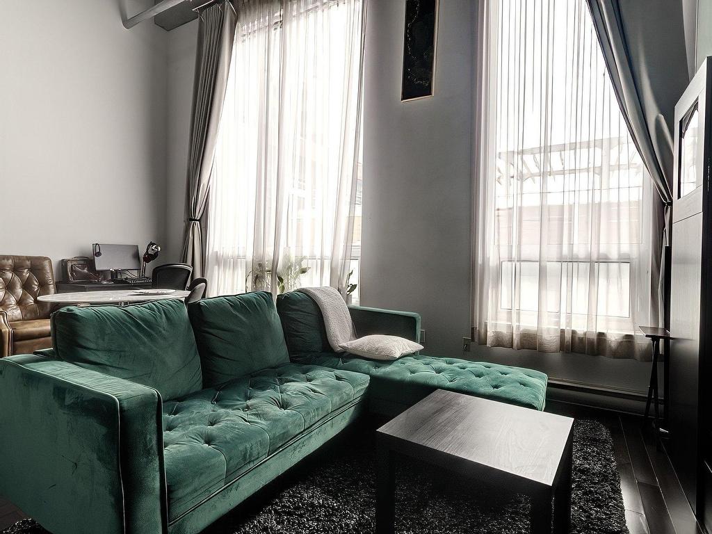 









1200


Rue St-Alexandre

, 702,
Montréal (Ville-Marie),




QC
H3B3H5


