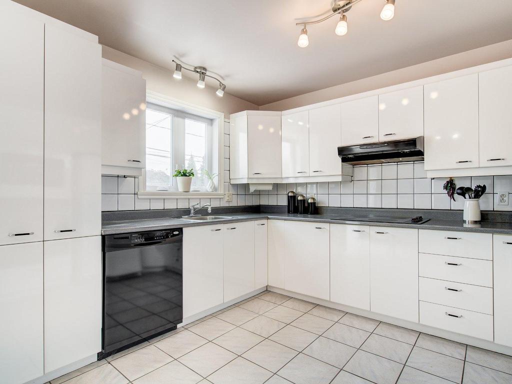 









754


Boul. de L'Assomption

,
Repentigny (Repentigny),




QC
J6A7R6

