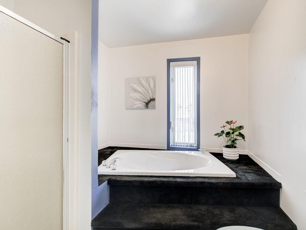 









754


Boul. de L'Assomption

,
Repentigny (Repentigny),




QC
J6A7R6

