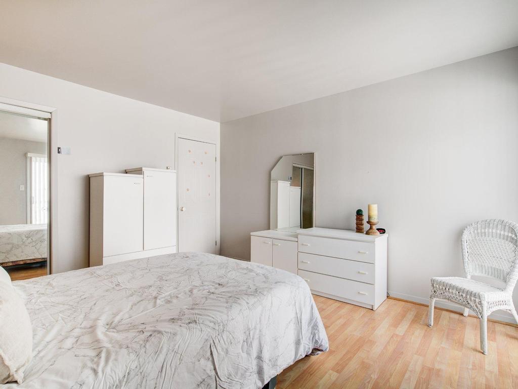









754


Boul. de L'Assomption

,
Repentigny (Repentigny),




QC
J6A7R6

