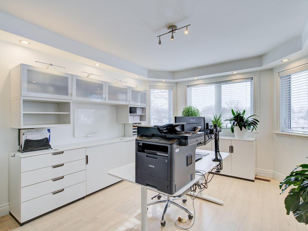 









140

 - 140A


Boul. Lacombe

,
Le Gardeur (Repentigny),




QC
J5Z1S1

