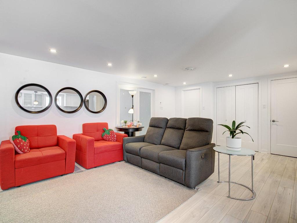 









140

 - 140A


Boul. Lacombe

,
Le Gardeur (Repentigny),




QC
J5Z1S1

