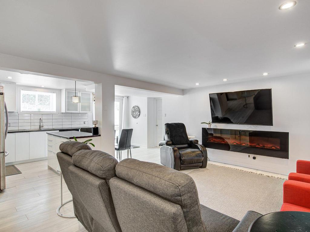 









140

 - 140A


Boul. Lacombe

,
Le Gardeur (Repentigny),




QC
J5Z1S1

