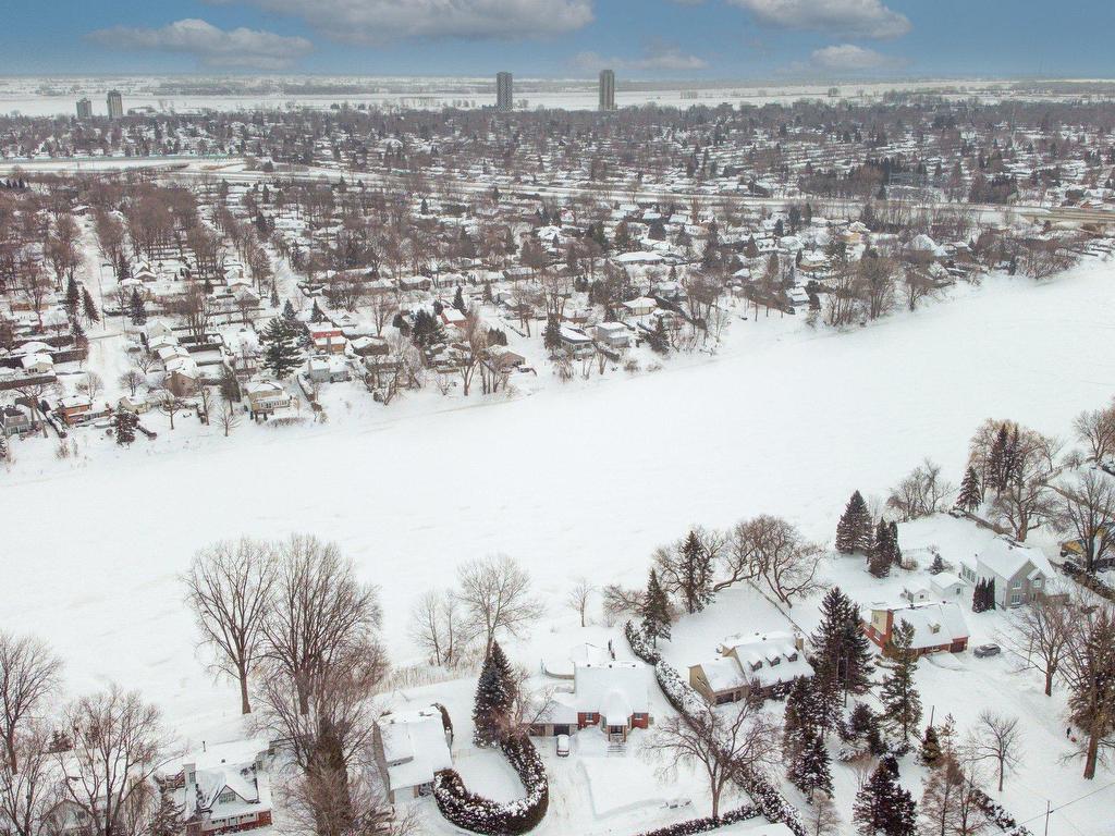 









140

 - 140A


Boul. Lacombe

,
Le Gardeur (Repentigny),




QC
J5Z1S1


