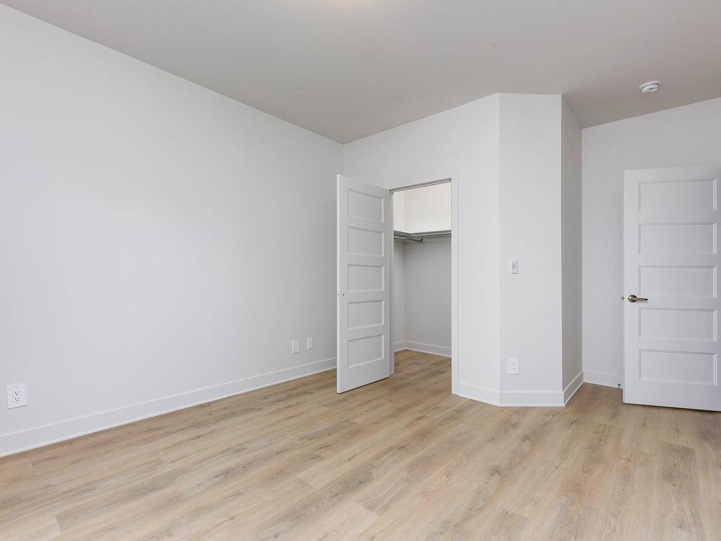 









244


Rue Principale

, 404,
Saint-Zotique,




QC
J0P1Z0

