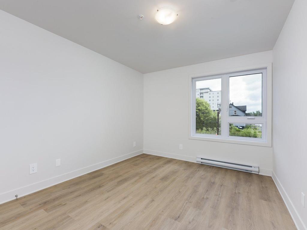 









244


Rue Principale

, 404,
Saint-Zotique,




QC
J0P1Z0

