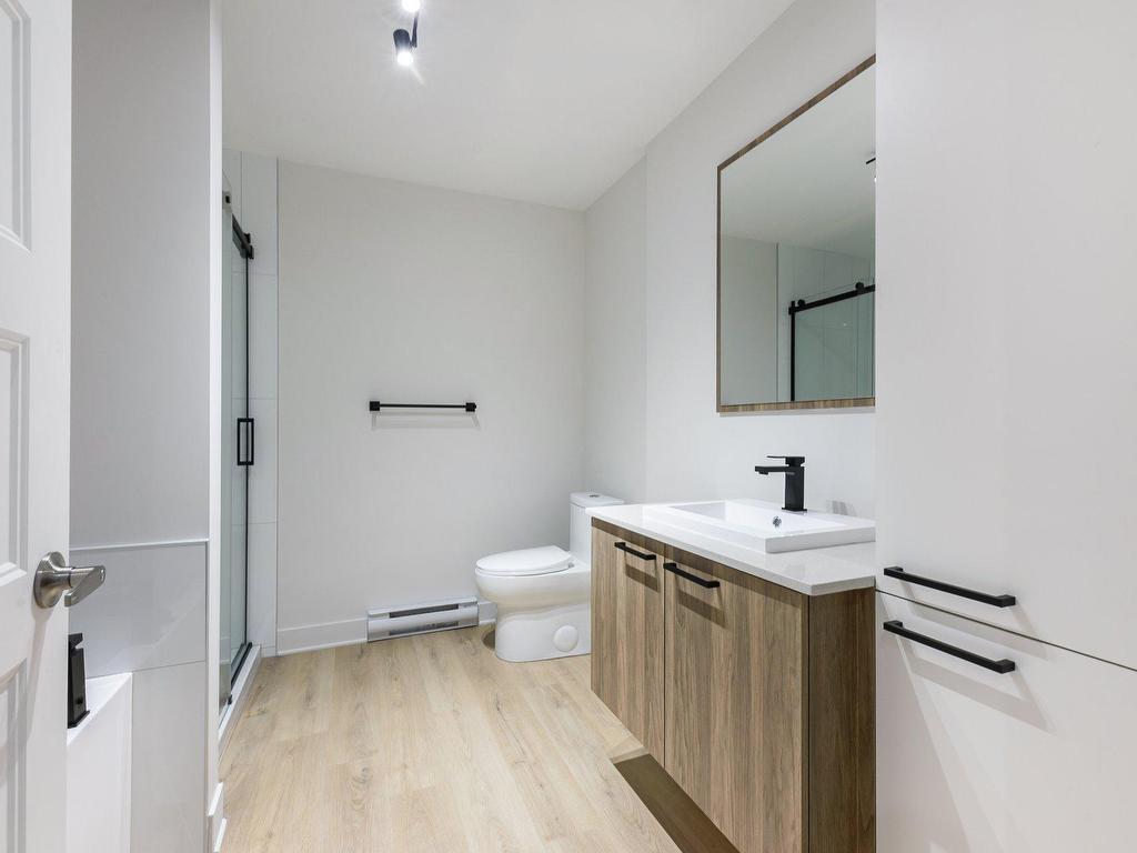 









244


Rue Principale

, 404,
Saint-Zotique,




QC
J0P1Z0

