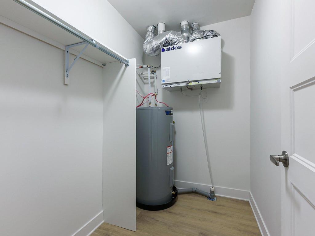 









244


Rue Principale

, 404,
Saint-Zotique,




QC
J0P1Z0

