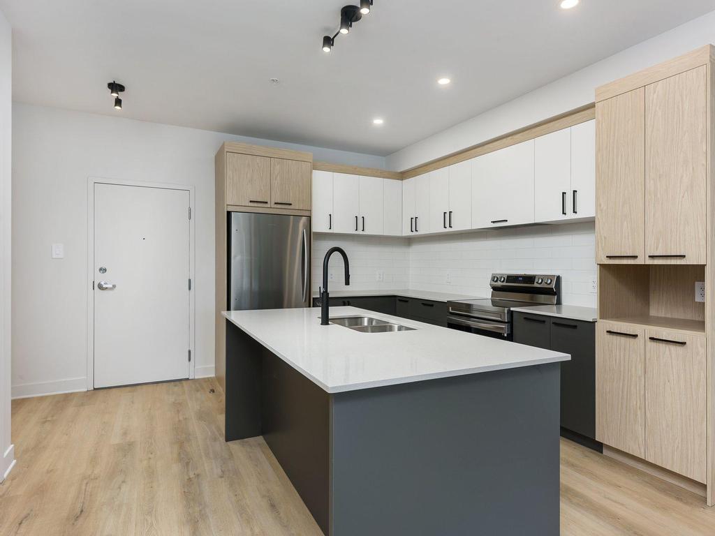 









244


Rue Principale

, 404,
Saint-Zotique,




QC
J0P1Z0

