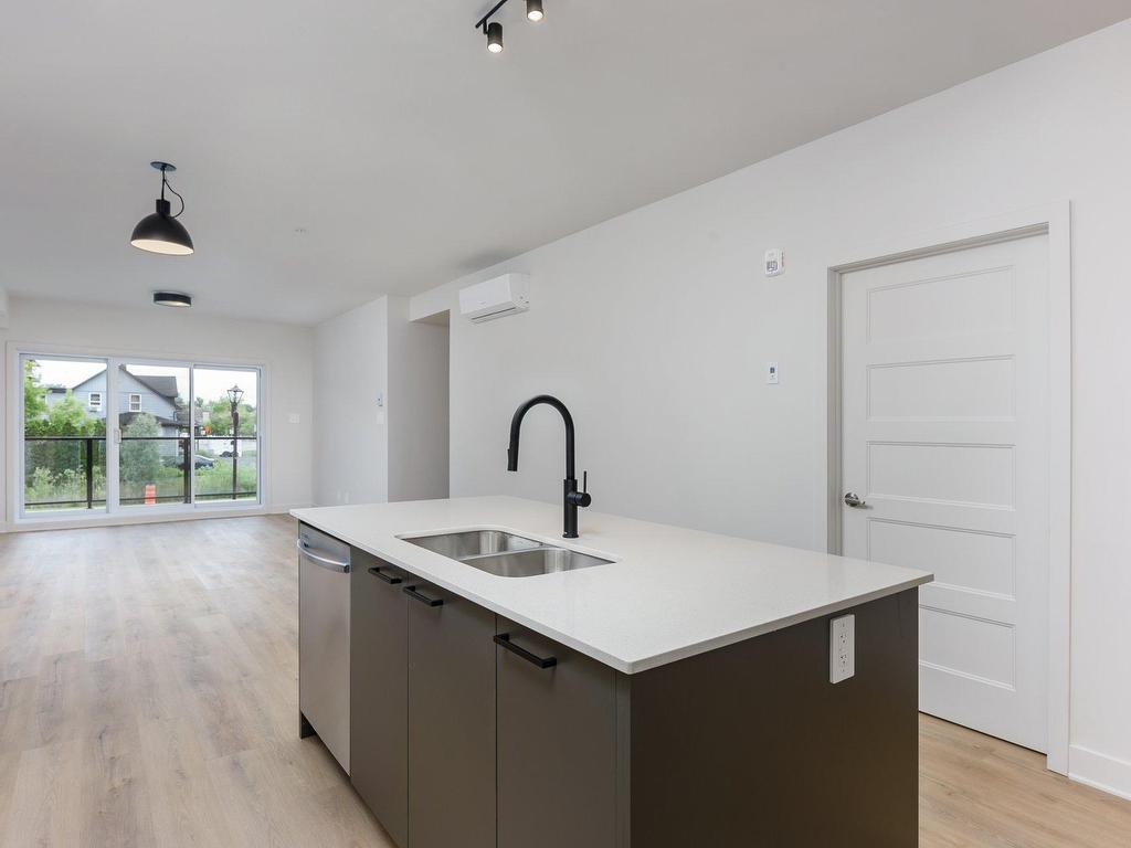 









244


Rue Principale

, 404,
Saint-Zotique,




QC
J0P1Z0

