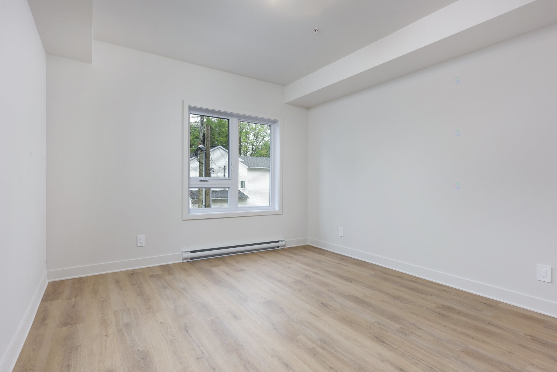 









244


Rue Principale

, 405,
Saint-Zotique,




QC
J0P1Z0

