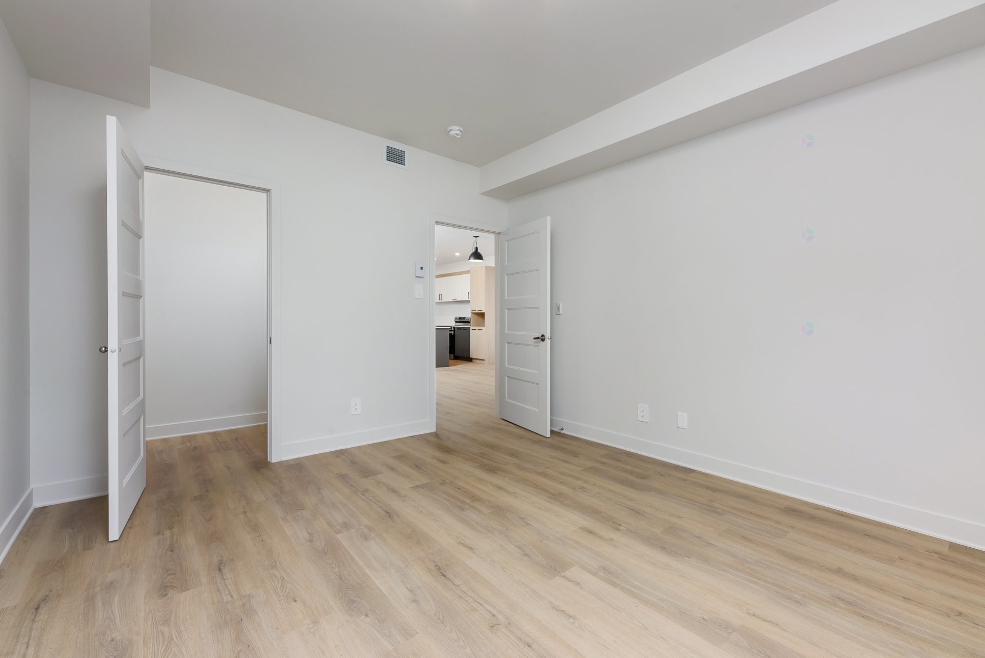 









244


Rue Principale

, 405,
Saint-Zotique,




QC
J0P1Z0

