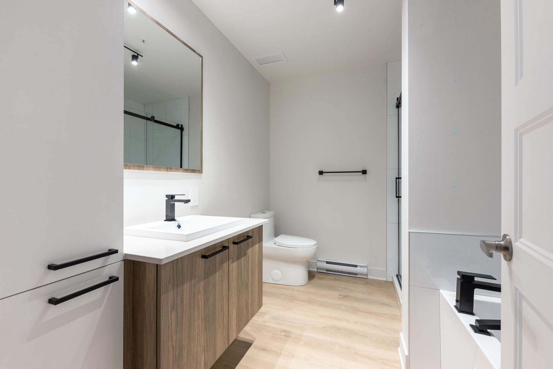 









244


Rue Principale

, 405,
Saint-Zotique,




QC
J0P1Z0

