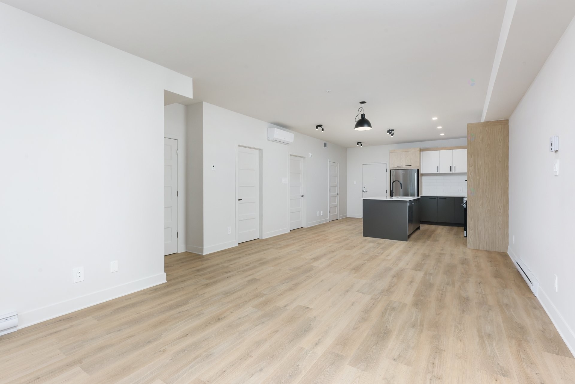 









244


Rue Principale

, 405,
Saint-Zotique,




QC
J0P1Z0

