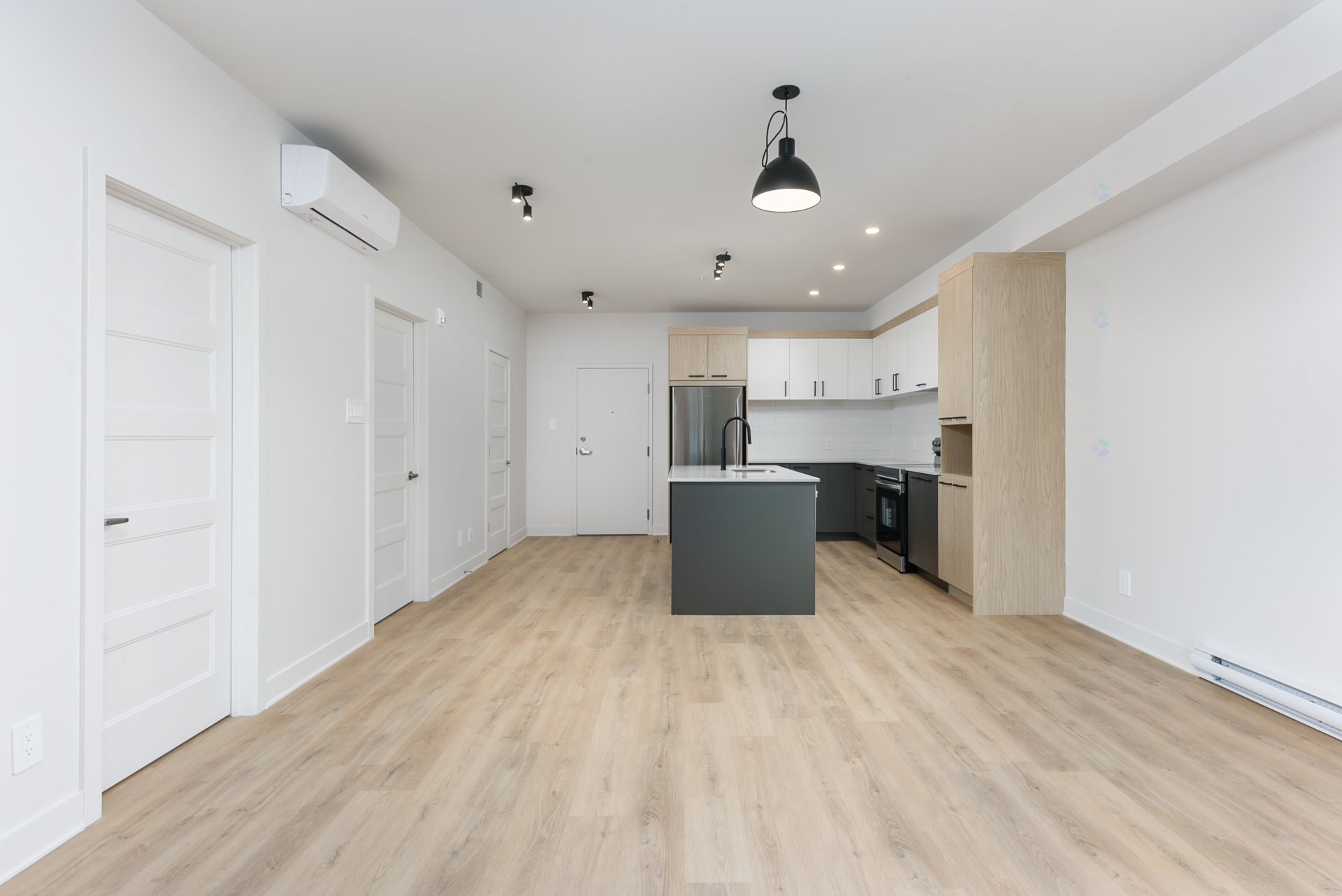 









244


Rue Principale

, 405,
Saint-Zotique,




QC
J0P1Z0

