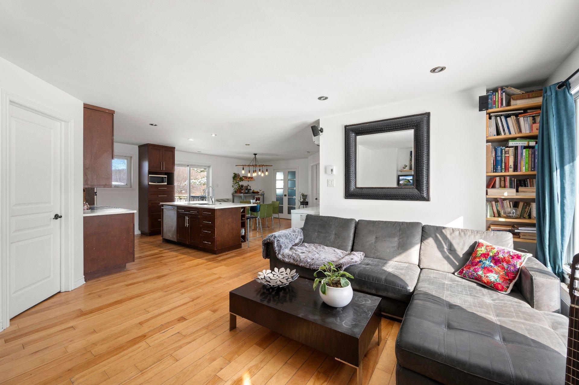 









87


Rg des Étangs

,
Mont-Saint-Hilaire,




QC
J3G4S6

