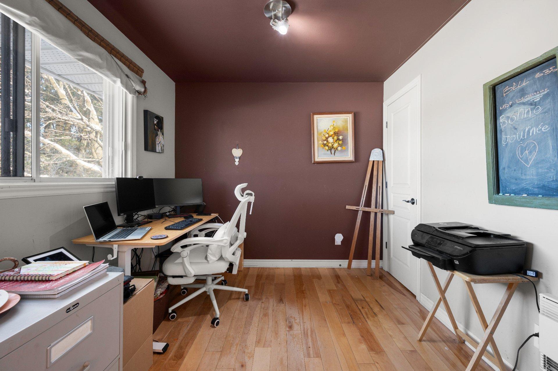 









87


Rg des Étangs

,
Mont-Saint-Hilaire,




QC
J3G4S6

