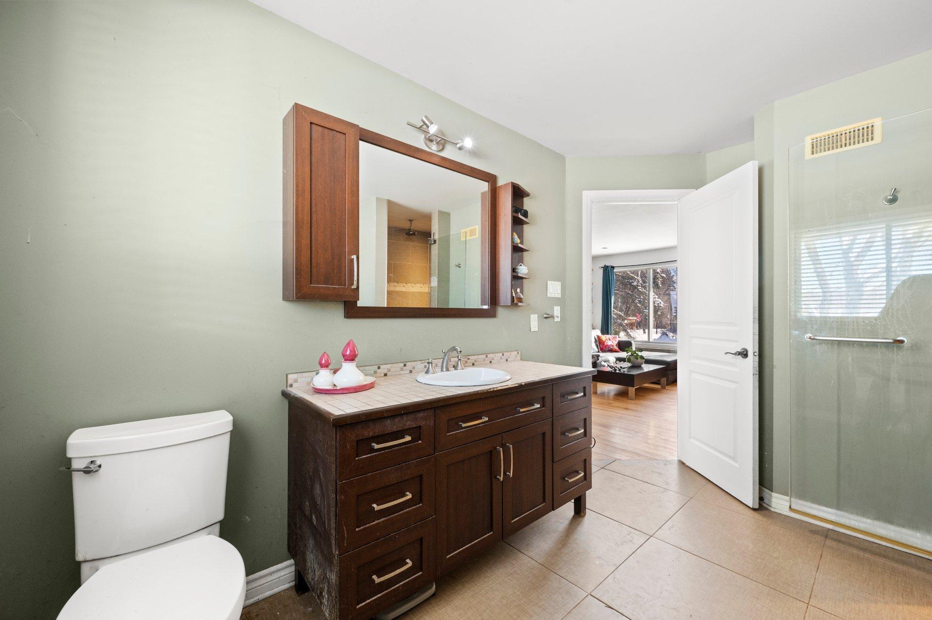 









87


Rg des Étangs

,
Mont-Saint-Hilaire,




QC
J3G4S6

